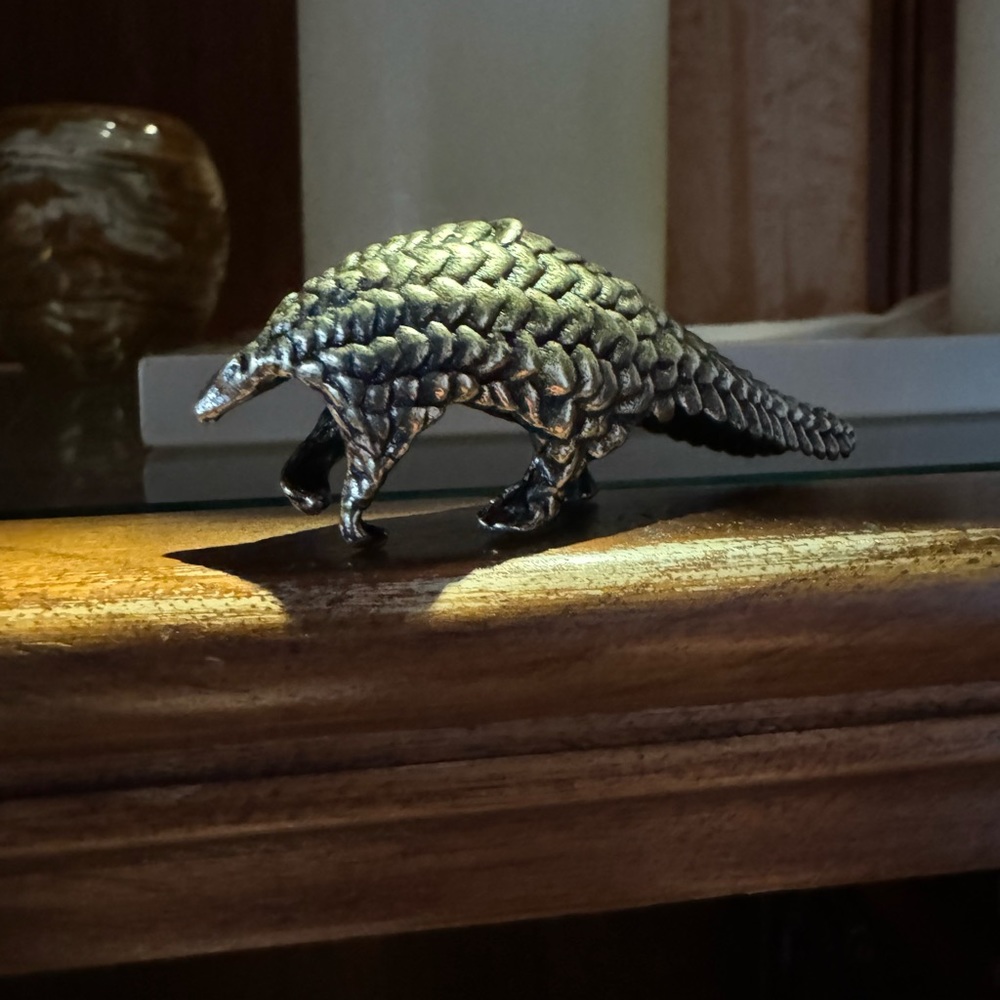 Solid Brass Pangolin Vintage-style Sculpture Desk Decor - Picture 8 of 13